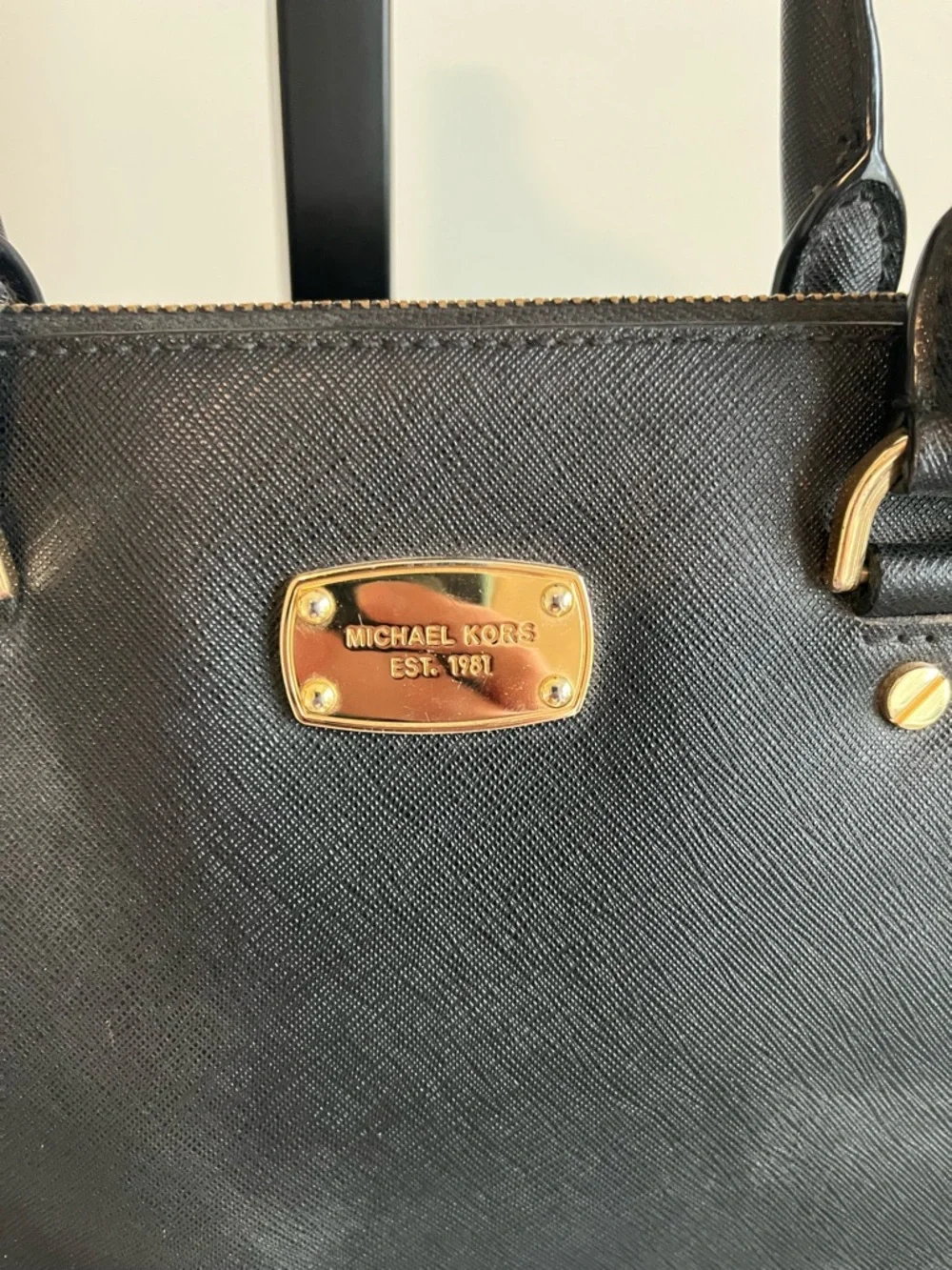 Michael Kors Black Saffiano Leather Satchel Medium Dome Bag Gold Hardware - Picture 3 of 16